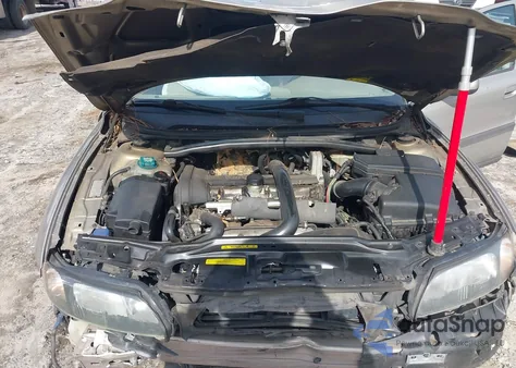 2001 Volvo V70 2.4T z USA, uszkodzony, nr VIN YV1SW58D612033421